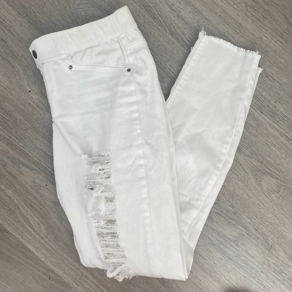 White ripped jeggings